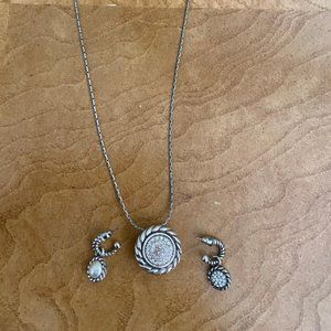 Necklace and earring set